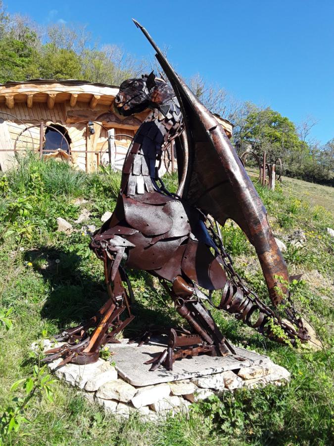 Village.insolite Montagny-sur-Grosne Esterno foto