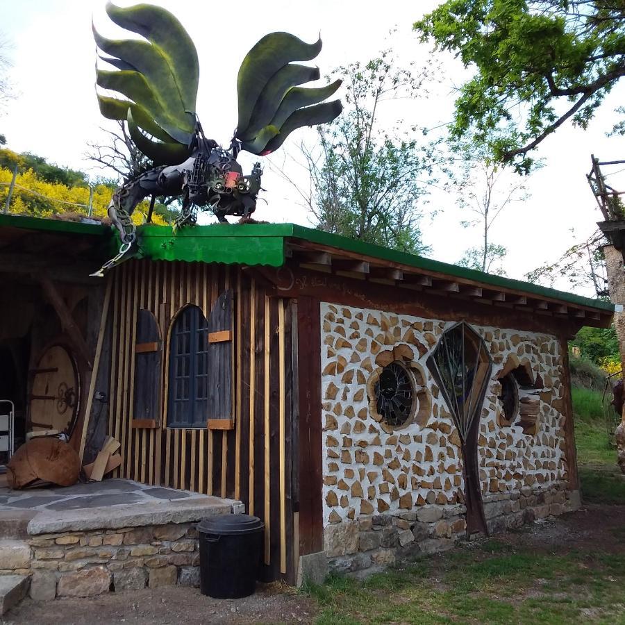 Village.insolite Montagny-sur-Grosne Esterno foto