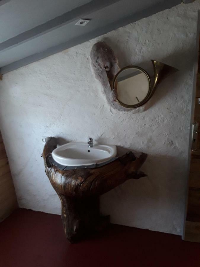 Village.insolite Montagny-sur-Grosne Esterno foto